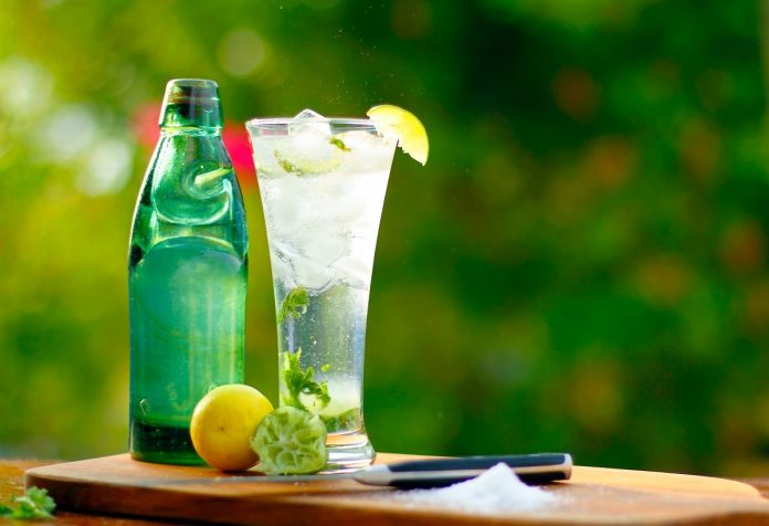 4 Disadvantages of Drinking Lemon Water Daily