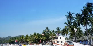 Palolem Beach | South Goa Tourist Places | Things to do Palolem_beach__Goa_