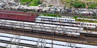 Top 10 Indian Railway Stations Top 10 Indian Railway Stations