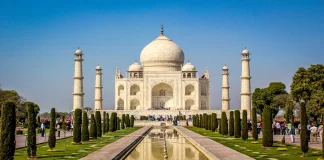Taj Mahal | Agra tourist places | Facts, History & Timings taj mahal