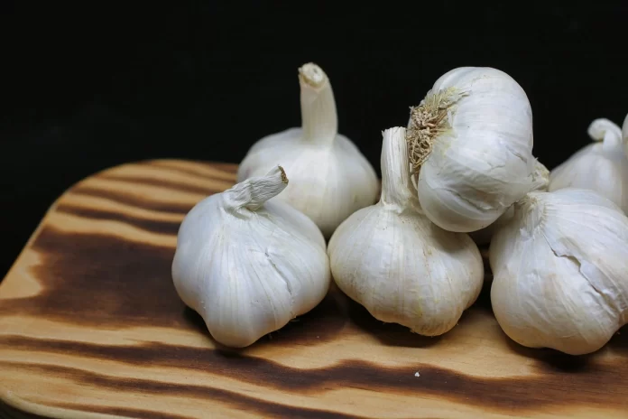Garlic also has anti-inflammatory properties, which can help to reduce pain and inflammation in the body. Garlic can also help to improve blood circulation and cognitive function.