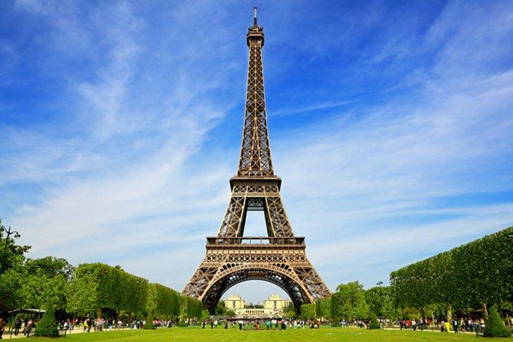 What is the most famous place on earth? 1 eiffel tower