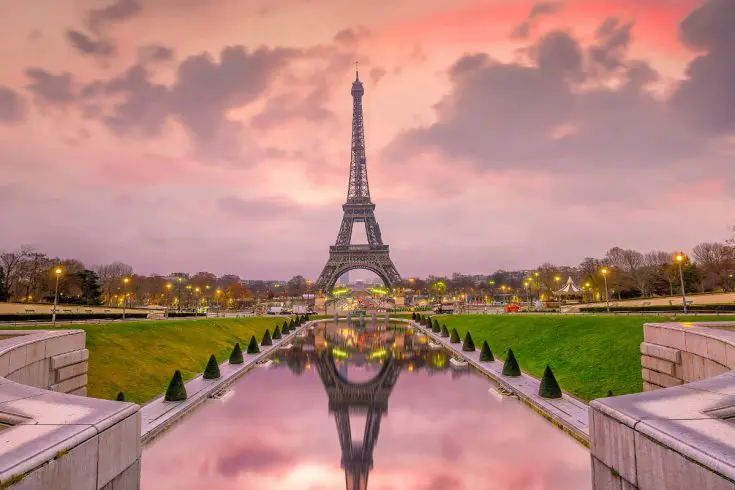 sunrise in paris from the trocadero fountains